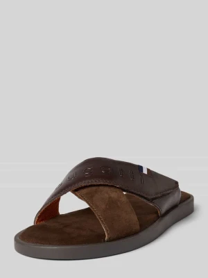 Klapki skórzane z napisem z logo model ‘Derek’ Bugatti