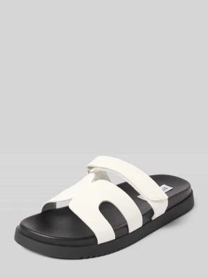 Klapki skórzane z zapięciem na rzep model ‘MISSILE’ Steve Madden