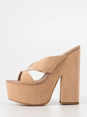 Klapki Stuart Weitzman