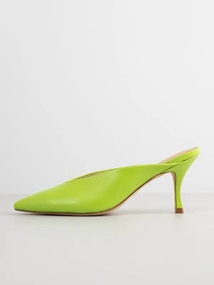Klapki na obcasie Stuart Weitzman