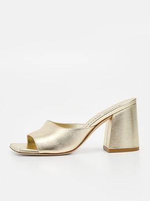 Klapki Stuart Weitzman złoty