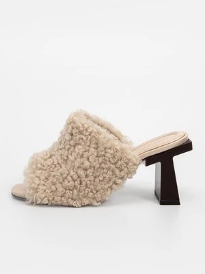 Klapki na obcasie TORY BURCH