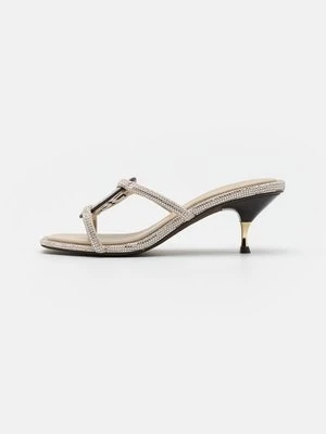 Klapki TORY BURCH