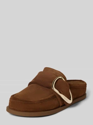 Klapki typu mules z naturalnej skóry z detal z logo INUIKII