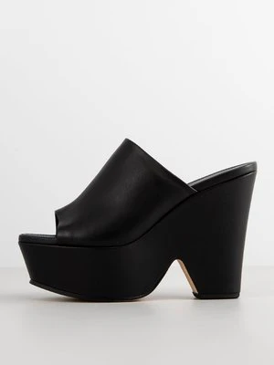 Klapki na obcasie Victoria Beckham czarny