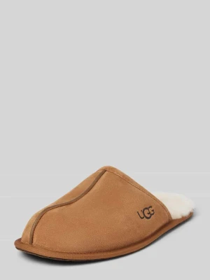 Klapki ze skóry welurowej model ‘SCUFF’ Ugg