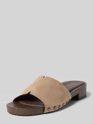 Klapki ze skórzaną wkładką wewnętrzną Tamaris Camel
