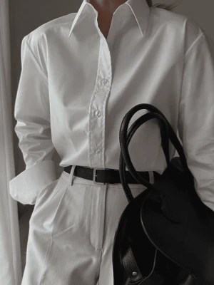 Klasyczna biała koszula damska oversize - Boyfriend LAIF