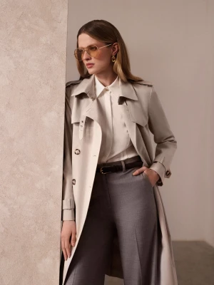 Klasyczna biała koszula z biżuteryjnym guzikiem TARANKO