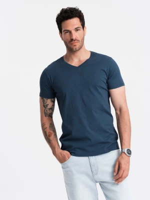 Zdjęcie produktu Klasyczna męska bawełniana koszulka z dekoltem w serek BASIC – ciemnoniebieska V13 Ombre Clothing