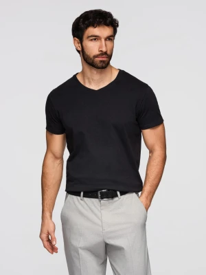 Zdjęcie produktu Klasyczna męska bawełniana koszulka z dekoltem w serek BASIC – czarna V1 - Rozmiar: L Ombre Clothing