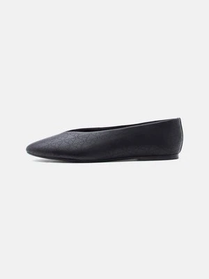 Klasyczne baleriny Calvin Klein