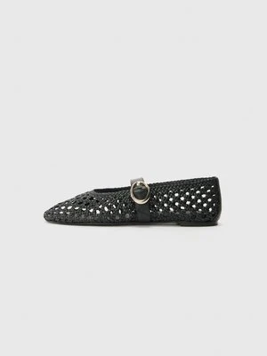 Klasyczne baleriny Stuart Weitzman