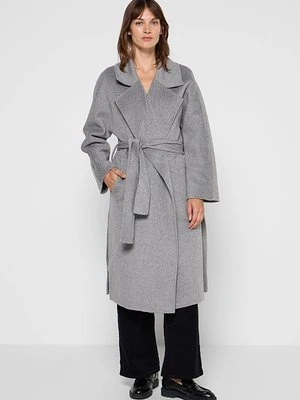 Klasyczny płaszcz Apart