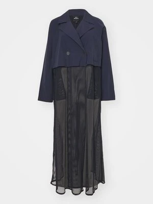 Klasyczny płaszcz Armani Exchange