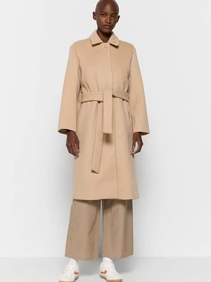 Klasyczny płaszcz Axel Arigato