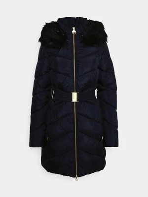 Klasyczny płaszcz Barbour International