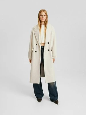 Klasyczny płaszcz Bershka