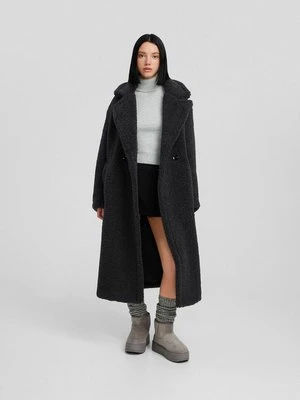 Klasyczny płaszcz Bershka