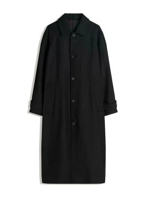 Klasyczny płaszcz Bershka