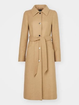 Klasyczny płaszcz Boss