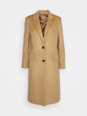 Klasyczny płaszcz Boss