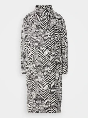 Klasyczny płaszcz Boss