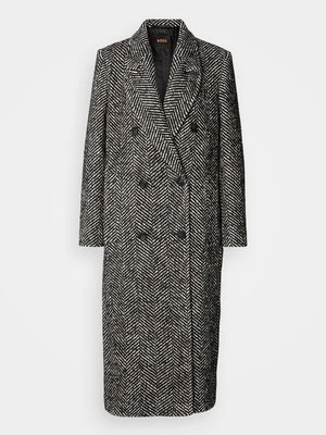 Klasyczny płaszcz Boss