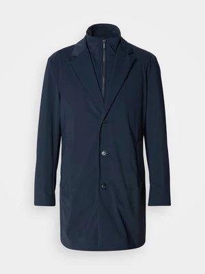 Klasyczny płaszcz Boss