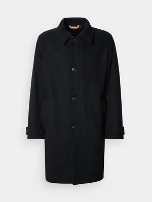 Klasyczny płaszcz Boss