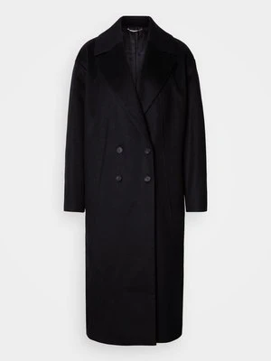 Klasyczny płaszcz Boss