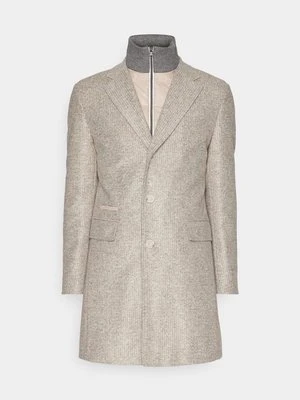 Klasyczny płaszcz Boss