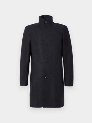 Klasyczny płaszcz Boss