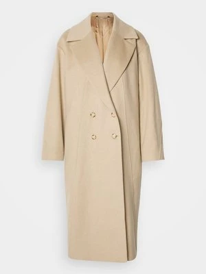 Klasyczny płaszcz Boss