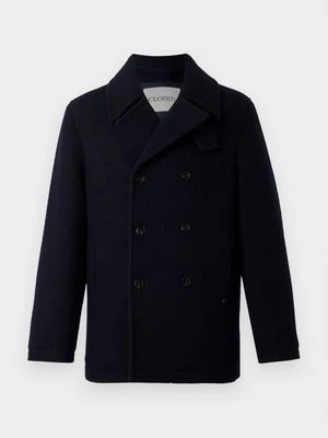 Klasyczny płaszcz closed