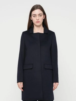 Klasyczny płaszcz closed