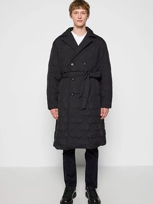 Klasyczny płaszcz Daily Paper