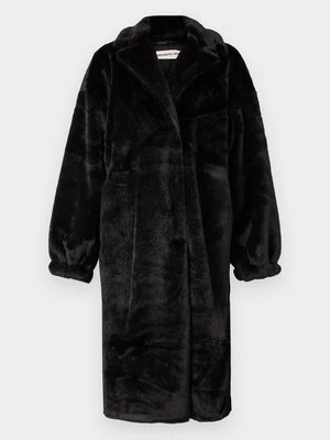 Klasyczny płaszcz DESIGNERS REMIX