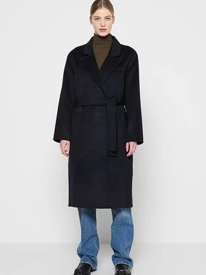 Klasyczny płaszcz dreimaster