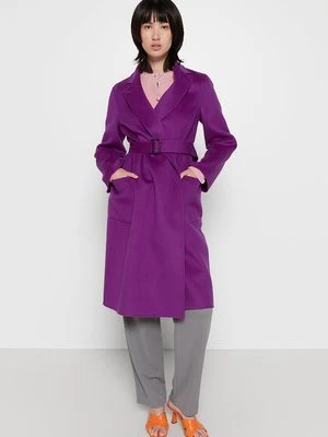 Klasyczny płaszcz Emporio Armani