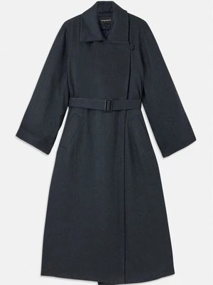 Klasyczny płaszcz Emporio Armani