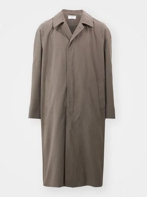 Klasyczny płaszcz Filippa K