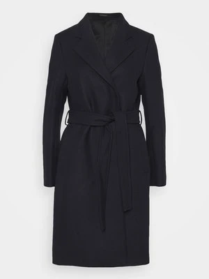 Klasyczny płaszcz Filippa K