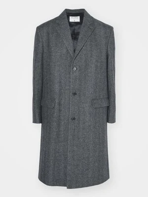 Klasyczny płaszcz Filippa K