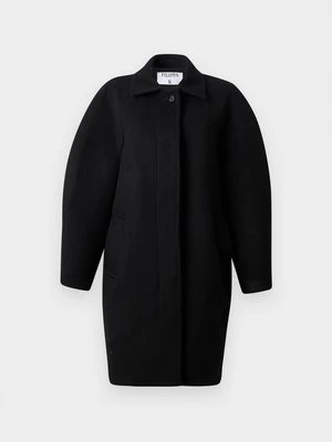 Klasyczny płaszcz Filippa K
