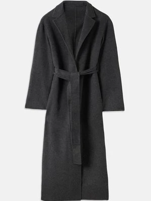 Klasyczny płaszcz Filippa K