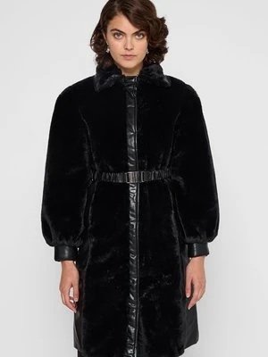 Klasyczny płaszcz Gaudi