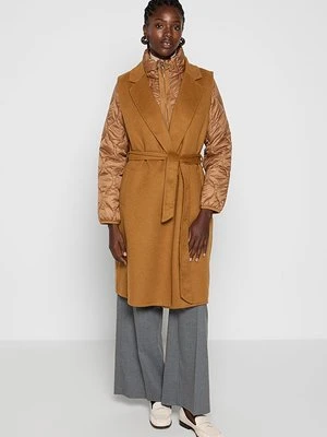 Klasyczny płaszcz Gaudi