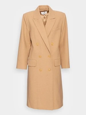 Klasyczny płaszcz Gestuz