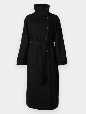 Klasyczny płaszcz Gina Tricot